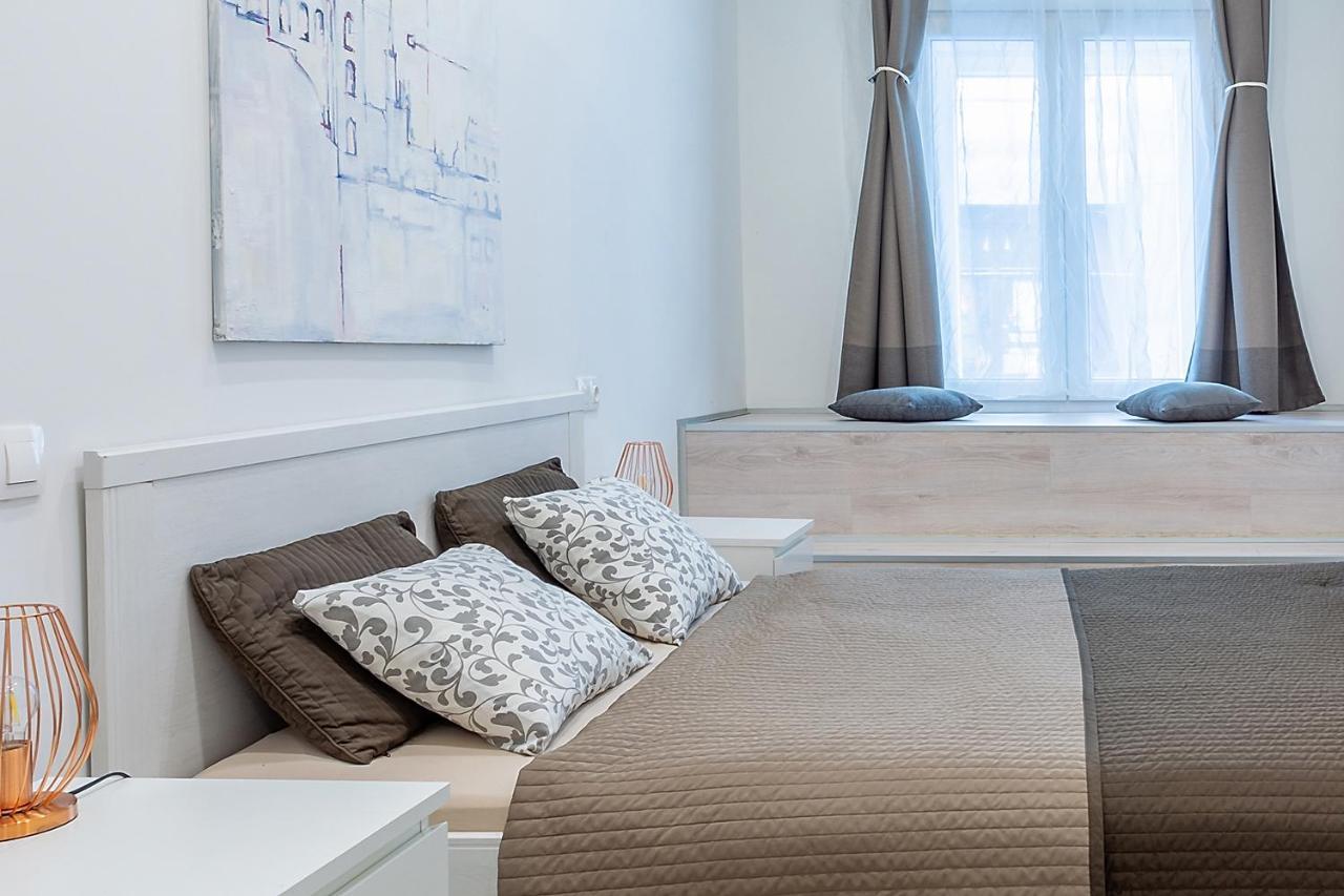 Goldcentral Apartment Dob บูดาเปสต์ ภายนอก รูปภาพ